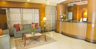 Herald Suites Solana - Makati - Front desk