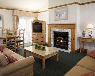 Pinestone Resort & Conference Centre - Haliburton - Sala de estar