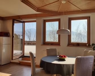 Alpendohle Apartments \'alfons Walde\' - Innsbruck - Comedor