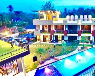 Andava Beach - Sichon - Piscina