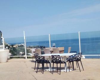 M'ama Holiday Rooms - Sferracavallo - Patio