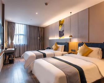 Home Inn Selected Foshan Zumiao Zhongshan Park - Foshan - Bedroom