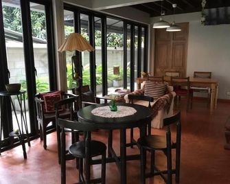Baan Ongkharak bed & breakfast - Bangkok - Restaurante