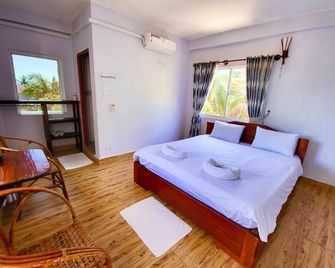 Roomy Guesthouse - Koh Rong - Bedroom