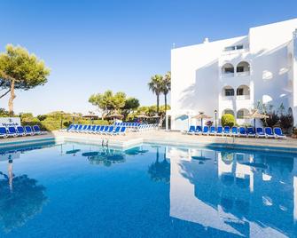Globales Lord Nelson - Es Migjorn Gran - Pool