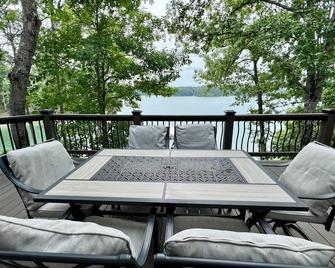 'Decked Out' - 80ft from house to water, gorgeous view, near Duncan Bridge - Arley - Balcony