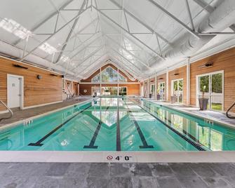 The Essex Resort & Spa - Essex - Pool
