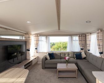 Tencreek Holiday Park - Looe - Living room