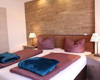 Holiday apartments in the Eifel Lakes region - Schalkenmehren - Slaapkamer