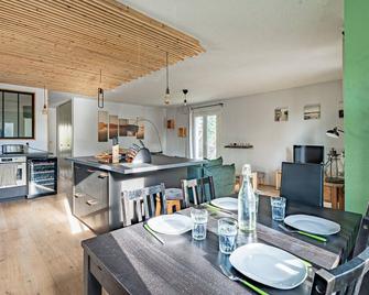 Nice Home In Blaye With Wifi - Blaye - Jídelna