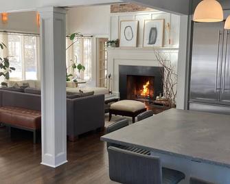 Family home in one of NY top-ranked school districts with Tennis court - Chappaqua - Dining room