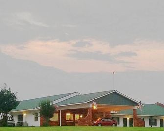 Lake Eufaula Inn & Suites - Checotah - Edificio