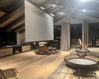Chalet S Das Juwel an der Zugspitze - Grainau - Living room