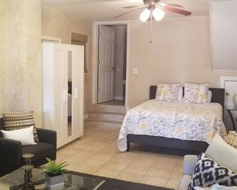 Weeki Wachee Quiet Getaway - Weeki Wachee