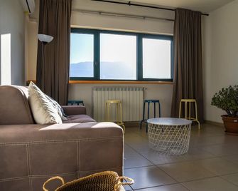 Agriturismo Statale 17 - Poggio Picenze - Living room