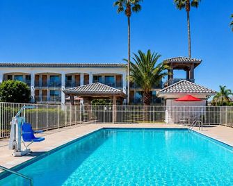 Truestay Inn - Bakersfield - Bazén