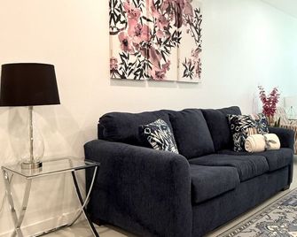Cozy Studio in a Gated Community on Lake Conroe - Montgomery - Huiskamer