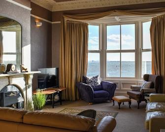 Harbour View - Hartlepool - Living room