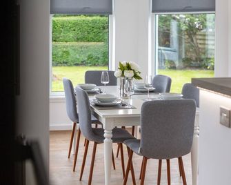 Seafield House - Donnini Apartments - Ayr - Yemek odası