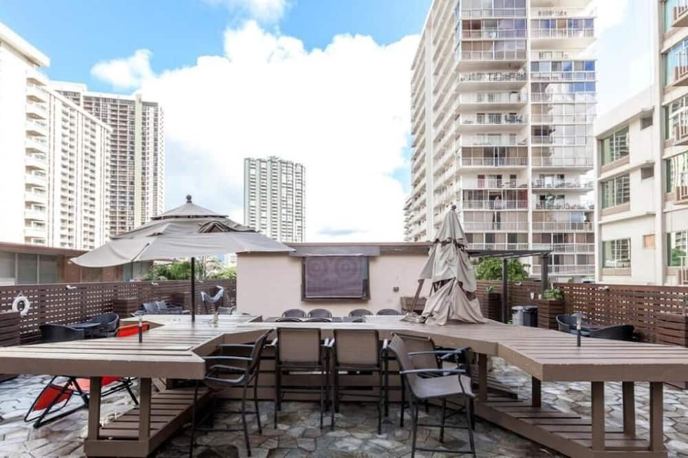 The Beach Waikiki Boutique Hostel