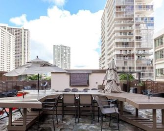 The Beach Waikiki Boutique Hostel - Honolulu - Balcony