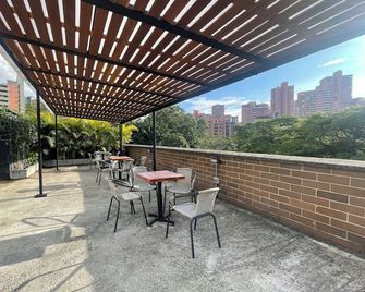 Habitación Privada en Provenza+Desayuno 404 - Medellín - Balcony