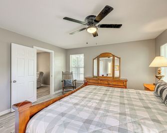 Bandera Carriage House With Medina River - Bandera - Habitación