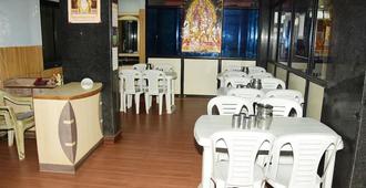 Hotel Delta Executive - Shirdi - Restaurante