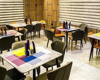 Zubani Hotel & Suites - Enugu - Restaurante