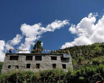 Zomsa Culturehub - Keylong - Edificio