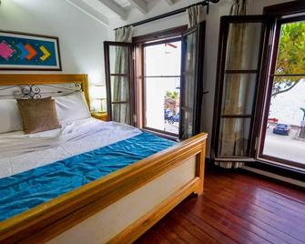 Aliye Hanim Hotel - Ayvalık - Habitación