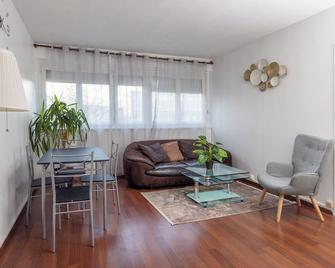 Appart F3 Cosy proche Paris-Orly-Saclay - Massy - Salon