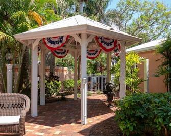 Siesta Key Inn - Siesta Key - Patio