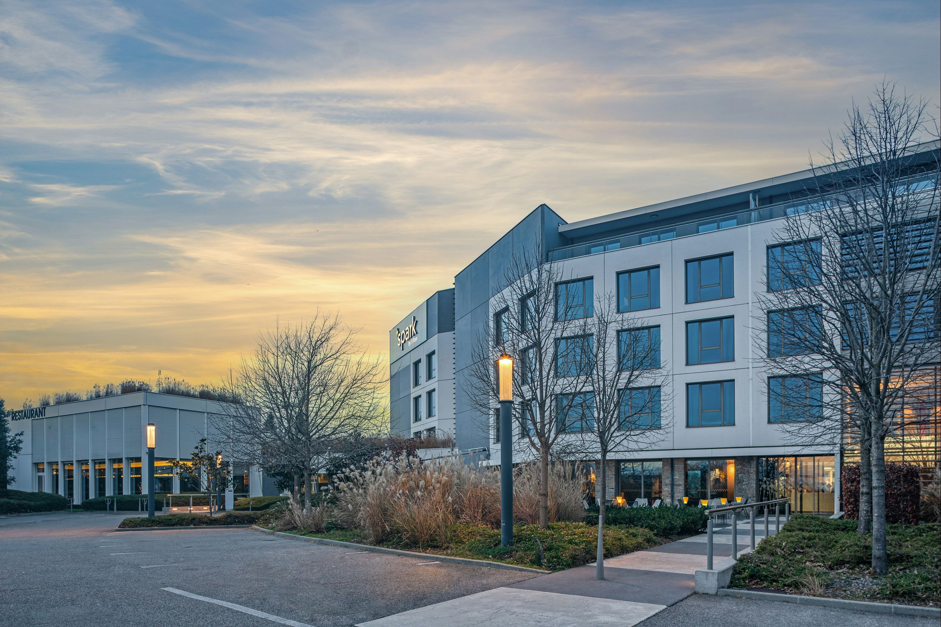 سبارك باي هيلتون ليون ٔورإكسبو