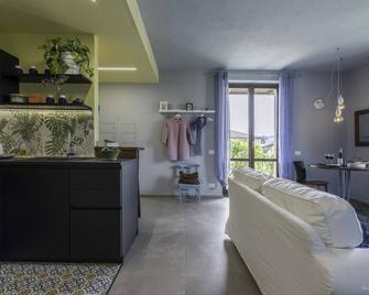 Draisina Bike Apartments Uno - Oleggio Castello - Olohuone