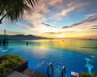 Sala Danang Beach Hotel - Da Nang
