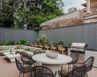 The Estella | 6br Luxury Suite | Shared Pool - New Orleans - Patio