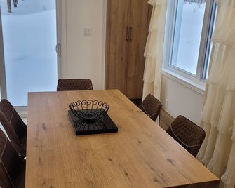 Le Chalet du Domaine Gourmand - Thetford Mines - Dining room