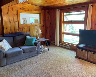 Stunning Lakefront Escape on Little Sebago - Private Dock, Kayaks, Sunset Views - Gray - Living room