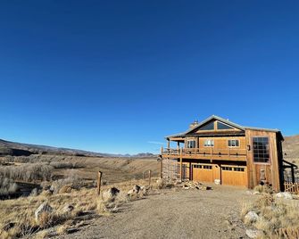 Get away to a gorgeous view with a house! - Kremmling - Edificio