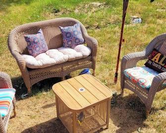Camper Apt De Sleeps 3 - Dover - Patio