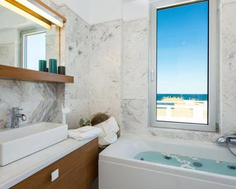 Thalasses - Adelianos Kampos