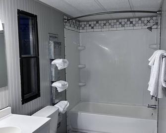 Charming Country Cottage 3-bedroom house in Leesville with WiFi and AC - Leesville