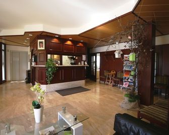 Hotel-Restaurant Löwen - Sussen - Рецепція