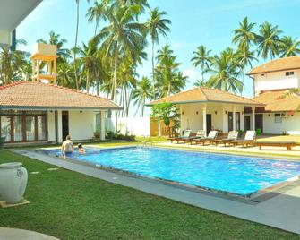 Sunset Beach Motel - Marawila - Pool