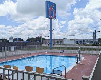 Motel 6-Victoria, Tx - Victoria - Piscina