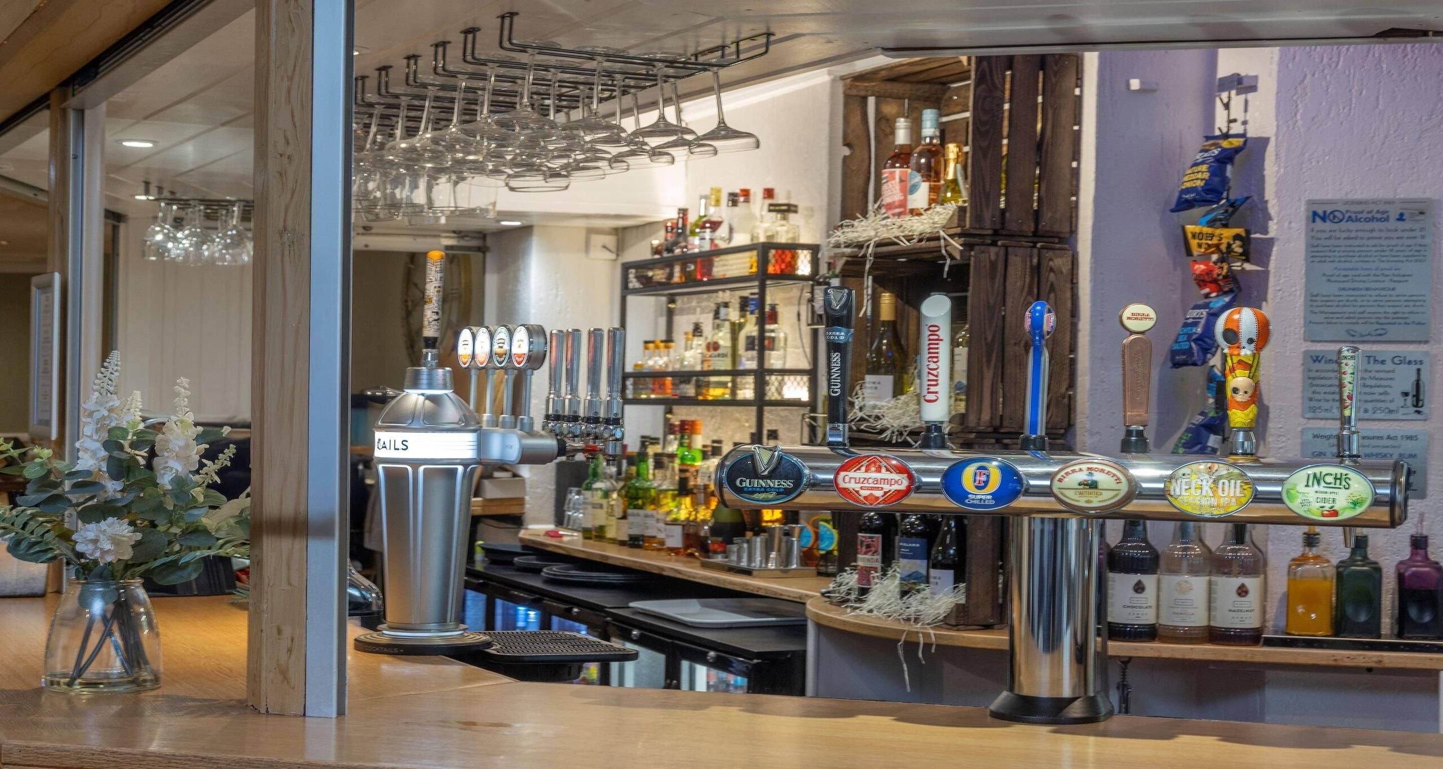 بست ويسترن ويماوث هوتل رمبراند - ويماوث - بار