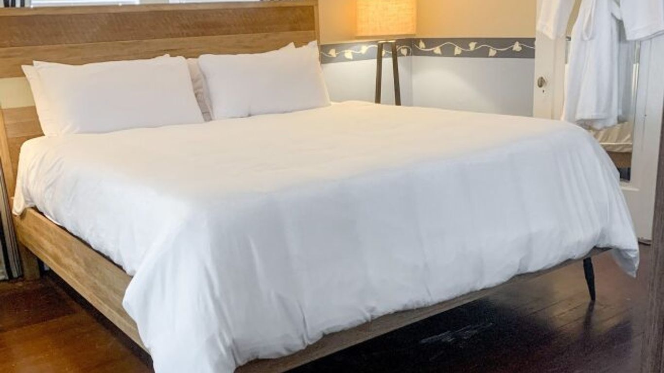 Beach Drive Inn Bed & Breakfast