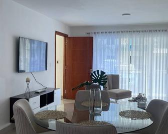 Disfruta de una experiencia con estilo en este alojamiento tanto gastronomico - Moca - Dining room