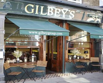 Gilbey's Bar & Restaurant - Windsor